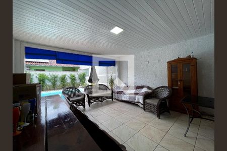 Casa à venda com 149m², 3 quartos e 3 vagas Casa à venda com 149m², 3 quartos e 3 vagasÁrea comum