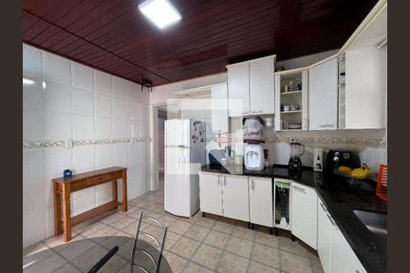 Casa à venda com 149m², 3 quartos e 3 vagas Casa à venda com 149m², 3 quartos e 3 vagasCozinha