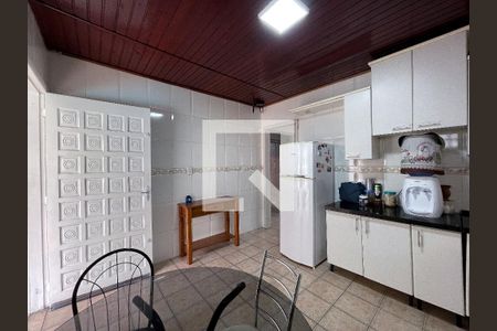 Casa à venda com 149m², 3 quartos e 3 vagas Casa à venda com 149m², 3 quartos e 3 vagasCozinha