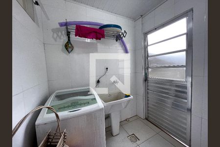 Casa à venda com 149m², 3 quartos e 3 vagas Casa à venda com 149m², 3 quartos e 3 vagasLavanderia