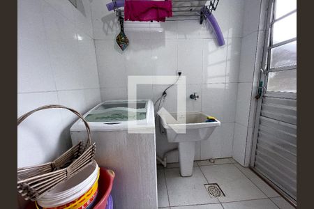 Casa à venda com 149m², 3 quartos e 3 vagas Casa à venda com 149m², 3 quartos e 3 vagasLavanderia