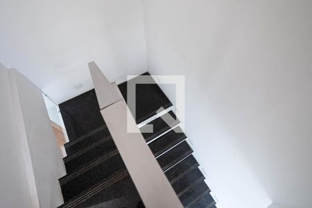 Escada de casa à venda com 3 quartos, 125m² em Copacabana, Belo Horizonte