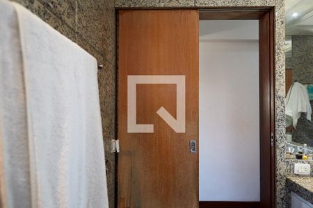 Apartamento à venda com 165m², 4 quartos e 3 vagasBanheiro