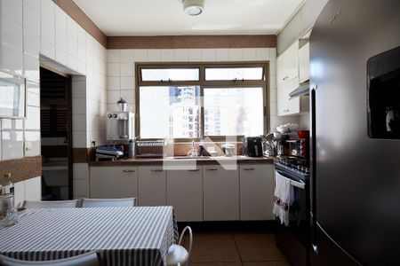 Apartamento à venda com 165m², 4 quartos e 3 vagasCozinha