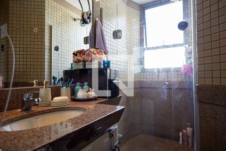 Apartamento à venda com 165m², 4 quartos e 3 vagasBanheiro da Suíte 1