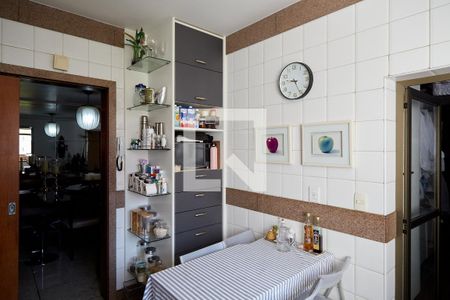 Apartamento à venda com 165m², 4 quartos e 3 vagasCozinha