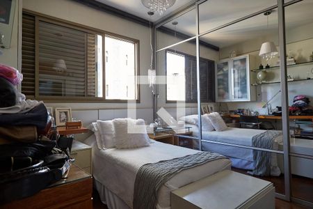 Apartamento à venda com 165m², 4 quartos e 3 vagasQuarto