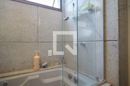 Apartamento à venda com 165m², 4 quartos e 3 vagasBanheiro da Suíte