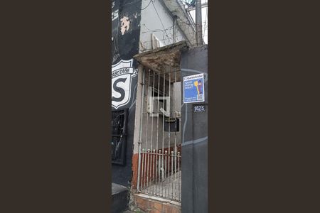Casa para alugar com 90m², 1 quarto e 1 vagaFachada + Placa
