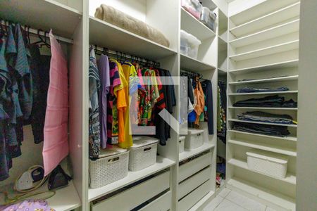 Casa à venda com 500m², 4 quartos e 3 vagasSuíte 3 Closet