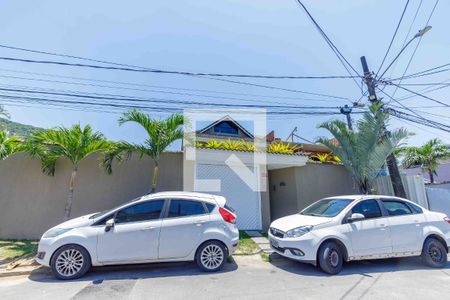 Casa à venda com 500m², 4 quartos e 3 vagasFachada