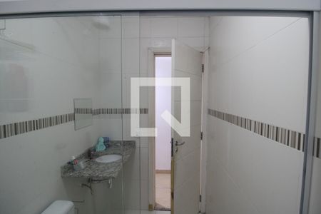 Casa de condomínio à venda com 170m², 3 quartos e 2 vagasBanheiro