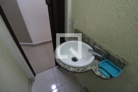 Casa de condomínio à venda com 170m², 3 quartos e 2 vagasLavabo