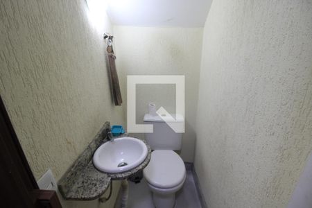 Casa de condomínio à venda com 170m², 3 quartos e 2 vagasLavabo
