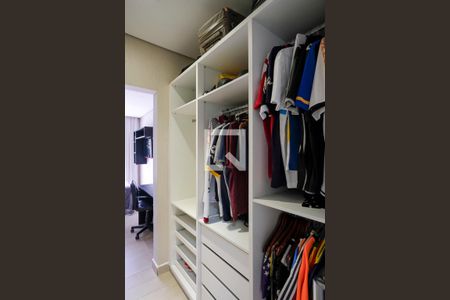 Casa de condomínio à venda com 420m², 3 quartos e 4 vagasCloset suíte 2