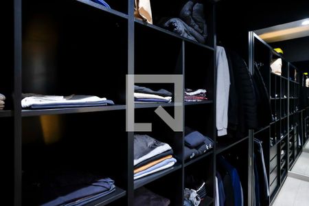 Casa de condomínio à venda com 420m², 3 quartos e 4 vagasCloset suíte 3