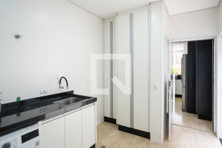 Casa de condomínio à venda com 420m², 3 quartos e 4 vagasÁrea de serviço