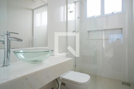 Casa de condomínio à venda com 420m², 3 quartos e 4 vagasBanheiro área de lazer