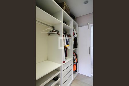 Casa de condomínio à venda com 420m², 3 quartos e 4 vagasCloset suíte 2