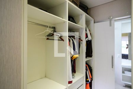 Casa de condomínio à venda com 420m², 3 quartos e 4 vagasCloset suíte 2