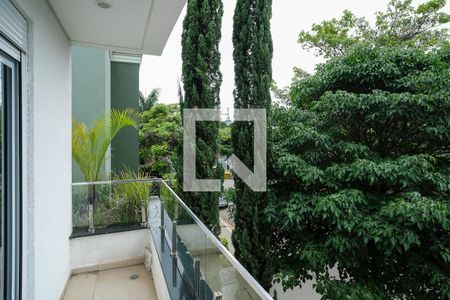 Casa de condomínio à venda com 420m², 3 quartos e 4 vagasVaranda suíte 3