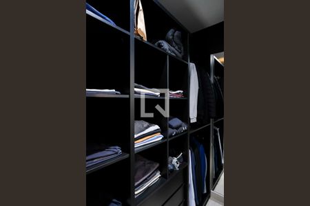 Casa de condomínio à venda com 420m², 3 quartos e 4 vagasCloset suíte 3