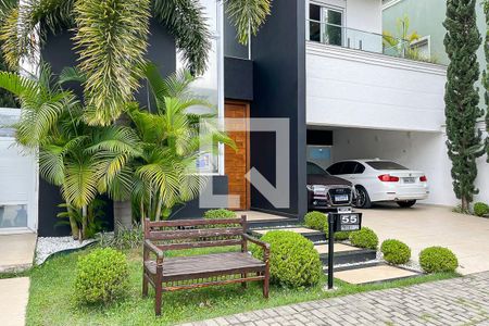 Casa de condomínio à venda com 420m², 3 quartos e 4 vagasFachada + plaquinha