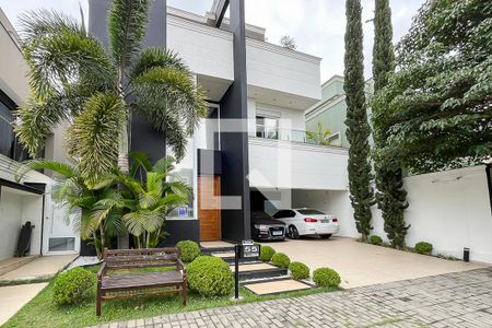 Casa de condomínio à venda com 420m², 3 quartos e 4 vagasFachada + plaquinha