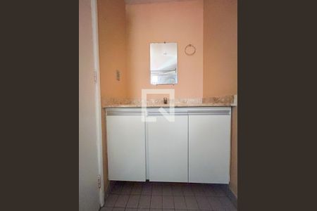 Banheiro da Suíte de apartamento para alugar com 3 quartos, 68m² em Jardim Ubirajara, São Paulo