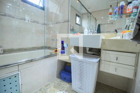 Apartamento à venda com 123m², 3 quartos e 3 vagas Apartamento à venda com 123m², 3 quartos e 3 vagasBanheiro 2