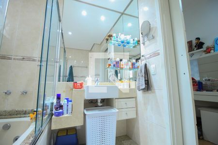 Apartamento à venda com 123m², 3 quartos e 3 vagas Apartamento à venda com 123m², 3 quartos e 3 vagasBanheiro 2