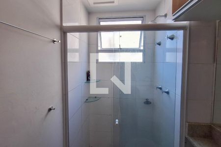 Banheiro de apartamento para alugar com 2 quartos, 40m² em Vila Lage, São Gonçalo