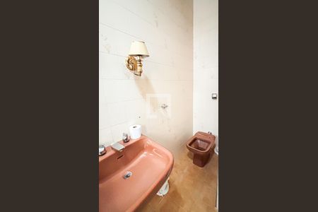 Casa para alugar com 280m², 3 quartos e 4 vagasBanheiro