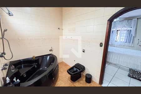 Casa para alugar com 280m², 3 quartos e 4 vagasBanheiro da Suíte