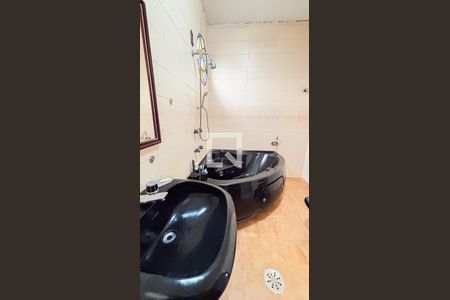 Casa para alugar com 280m², 3 quartos e 4 vagasBanheiro da Suíte