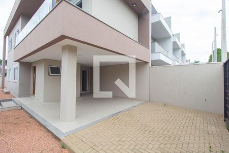 Casa à venda com 180m², 3 quartos e 2 vagas Casa à venda com 180m², 3 quartos e 2 vagasGaragem e Jardim