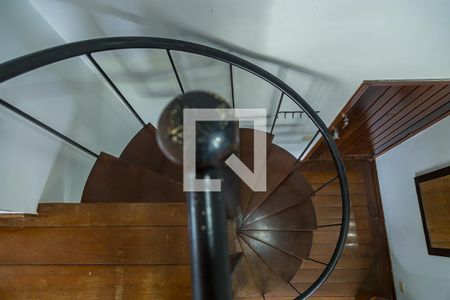 Apartamento à venda com 70m², 2 quartos e 1 vagaCorredor - Escada