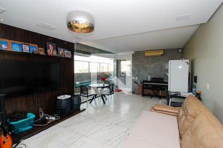 Apartamento para alugar com 194m², 3 quartos e 2 vagas Apartamento para alugar com 194m², 3 quartos e 2 vagasCobertura