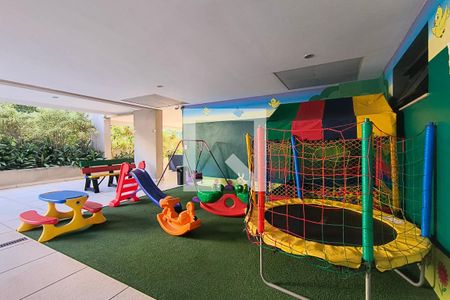 Apartamento à venda com 168m², 3 quartos e 2 vagasÁrea comum - Playground