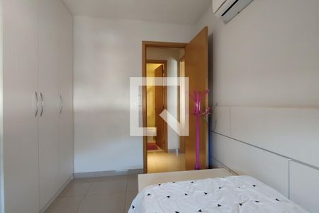 Apartamento à venda com 168m², 3 quartos e 2 vagasQuarto 2 - Armários