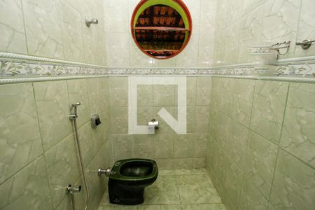 Casa à venda com 300m², 3 quartos e 2 vagasBanheiro