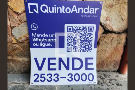 Casa à venda com 300m², 3 quartos e 2 vagasFachada