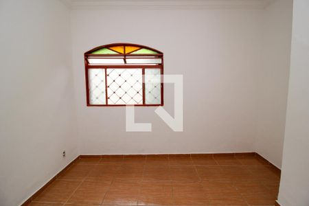 Casa à venda com 300m², 3 quartos e 2 vagasQuarto