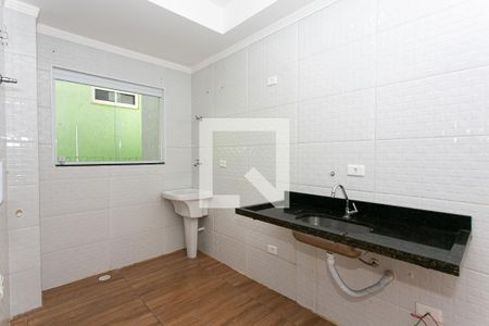 Cozinha de apartamento para alugar com 1 quarto, 30m² em Vila Antonina, São Paulo