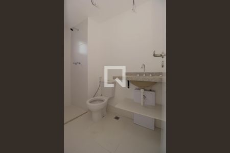 Apartamento à venda com 64m², 2 quartos e 1 vaga Apartamento à venda com 64m², 2 quartos e 1 vagaBanheiro da Suíte