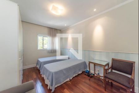 Casa à venda com 300m², 5 quartos e 4 vagasSuíte 2