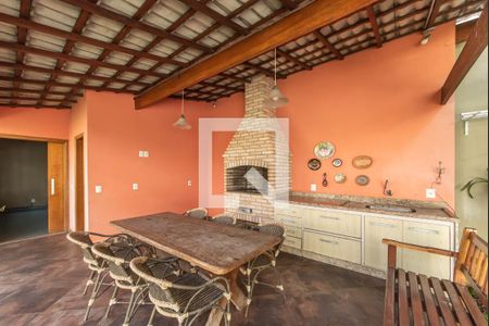 Casa à venda com 300m², 5 quartos e 4 vagasÁrea Gourmet