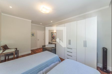 Casa à venda com 300m², 5 quartos e 4 vagasSuíte 2