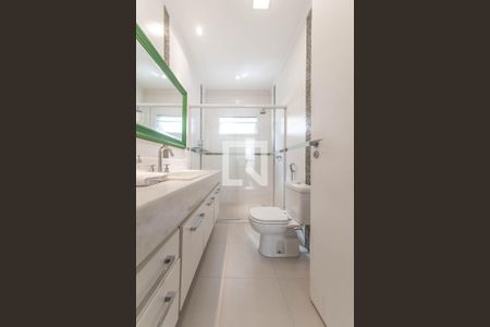 Casa à venda com 300m², 5 quartos e 4 vagasBanheiro Social