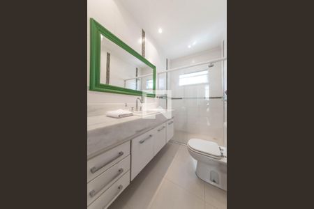 Casa à venda com 300m², 5 quartos e 4 vagasBanheiro Social